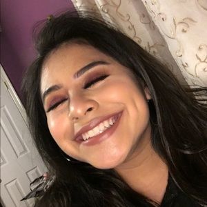 Meet your Posher, Mayra